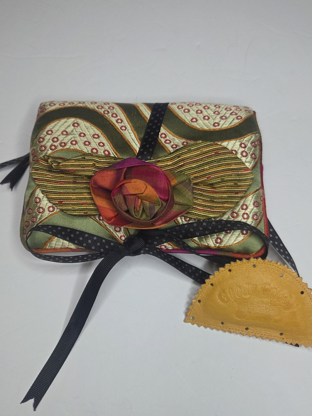 Goody Goody California Vintage Floral Satin Velvet Jewerly Travel Roll Bag